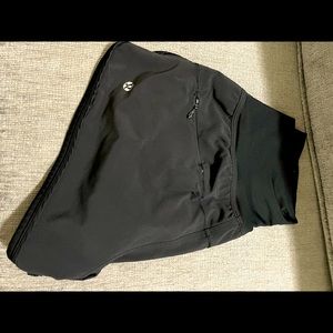 Lululemon speed up 2.5” short